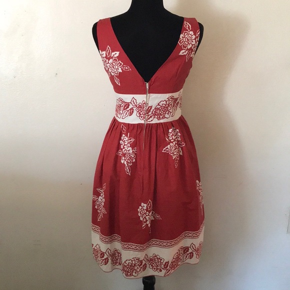 Red and white v neck dress - Picture 2 of 8